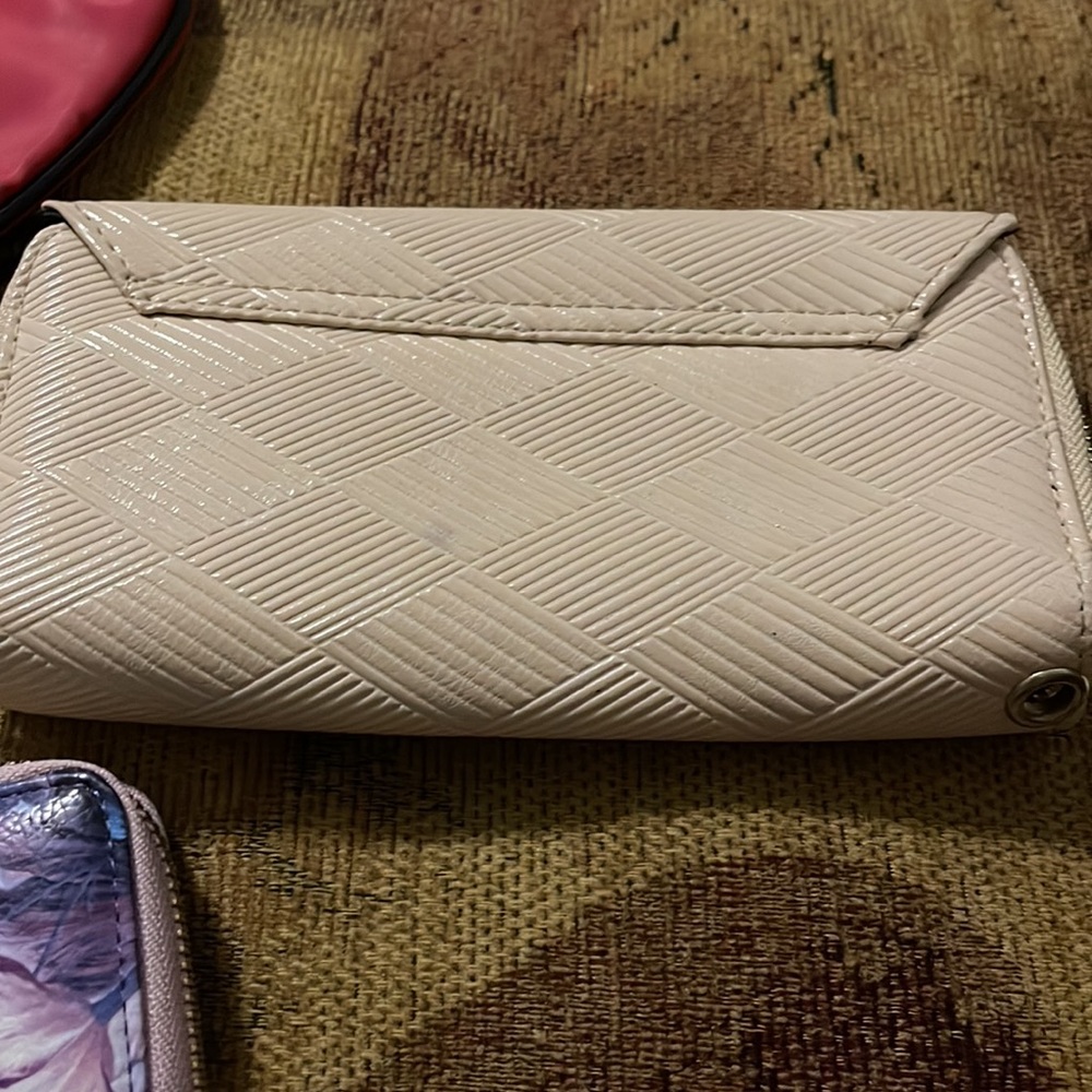 3 different wallet - Picture 4 of 5